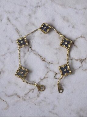 Italian Solid Gold and Diamond Clover 5 Motive 750-18 K Bracelet Cobalt Blue